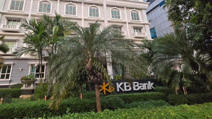 Direktur KB Bank Jung Ho Hen Mendadak Jual Seluruh Sahamnya, Ada Apa?