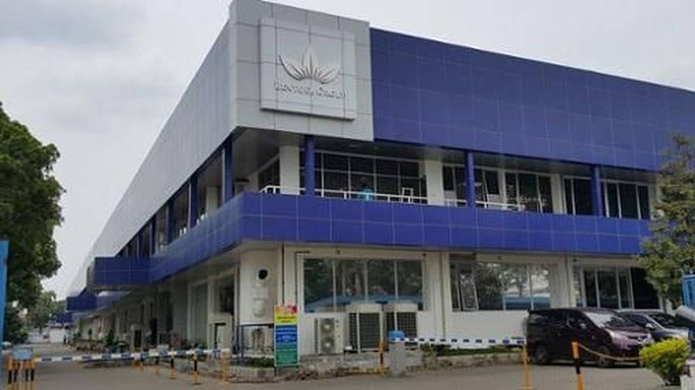 Jabarpos.id - Kisah unik datang dari perusahaan rokok legendaris 'Bentoel' yang telah menemani masyarakat Indonesia sejak era 1930-an di Malang, Jawa Timur. Siapa sangka, di balik kesuksesan Bentoel menjadi produsen rokok terbesar ketiga di Indonesia, terdapat cerita menarik tentang mimpi seorang pendiri.