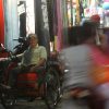 Rezeki Nomplok! Tukang Becak Ini Jadi Miliarder Dadakan