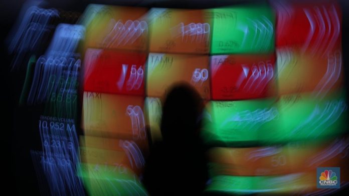 IHSG Terbang Tinggi, Saatnya Borong Saham Ini?