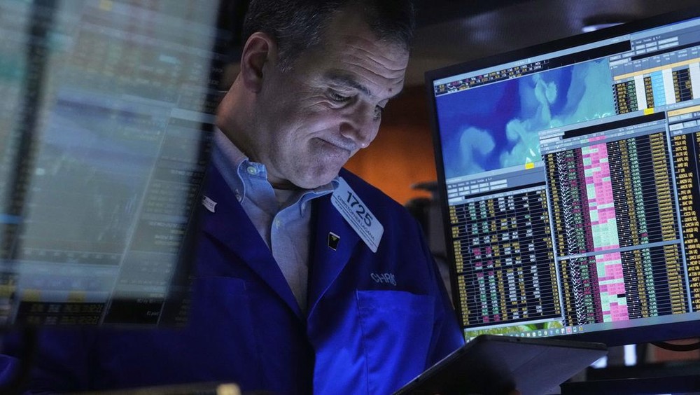 Pasar Keuangan AS Bergejolak, Ada "Kecoak" Tersembunyi?