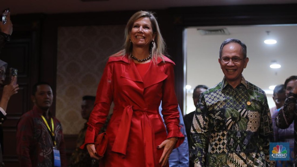 Ratu Maxima Bongkar Fakta Mencengangkan: Karyawan Bank Terlilit Utang!