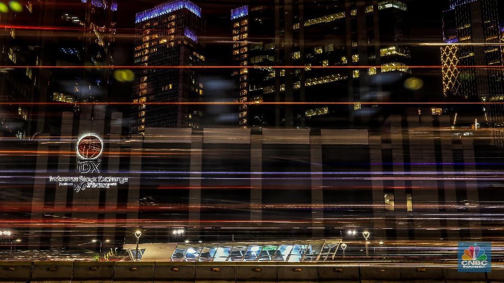 Rahasia Hujan Emas di Sudirman