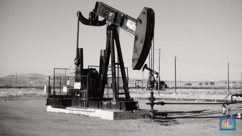 Stok Amerika Melimpah Harga Minyak Terjun Bebas