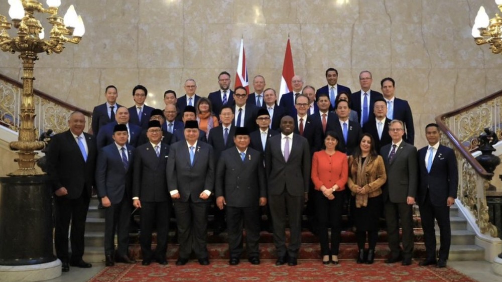 Para Sultan Ikut Prabowo ke Inggris, Ada Apa Gerangan?