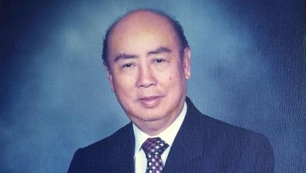 JabarPos.id, Jakarta - Sebelum era "Sembilan Naga" mendominasi perbincangan ekonomi Indonesia, ada sebuah kelompok pengusaha yang dikenal dengan julukan "Gang of Four" atau "Empat Sekawan". Mereka adalah Sudono Salim, Sudwikatmono, Ibrahim Risjad, dan Djuhar Sutanto, yang pada masa Orde Baru dianggap memiliki pengaruh signifikan dalam mengendalikan roda perekonomian nasional.