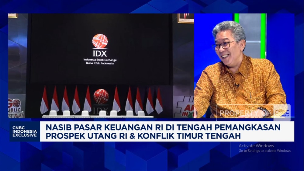 Rating Utang RI Dipangkas Fitch, Investor Panik? Ini Kata Ahli!
