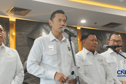 AHY Ambil Alih Kendali Kereta Cepat
