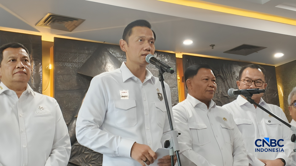 AHY Ambil Alih Kendali Kereta Cepat