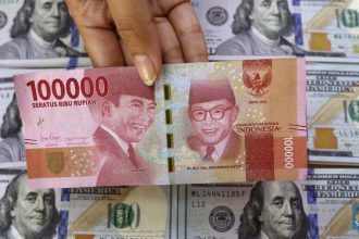Rupiah Terancam Angka Psikologis Baru