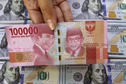 Rupiah Terancam Angka Psikologis Baru