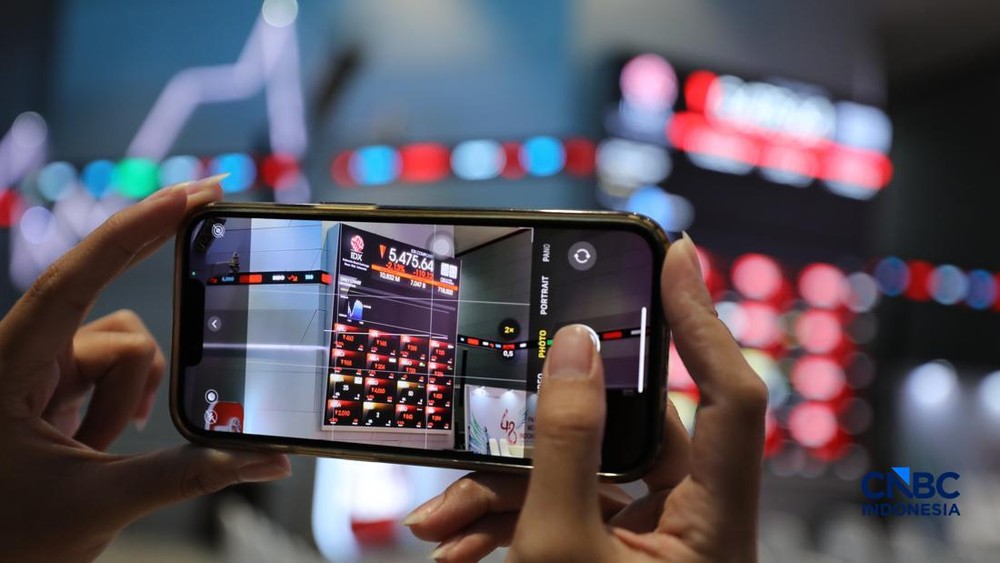 IHSG Tiba Tiba Terjun Bebas