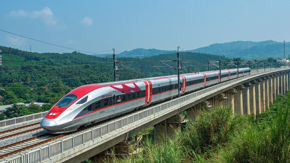 China Makin Serius Garap Kereta Cepat Sampai Surabaya