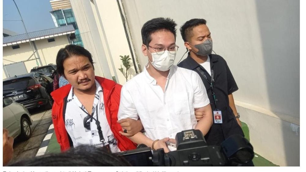 Indra Kenz Bebas Bersyarat Korban Menanti