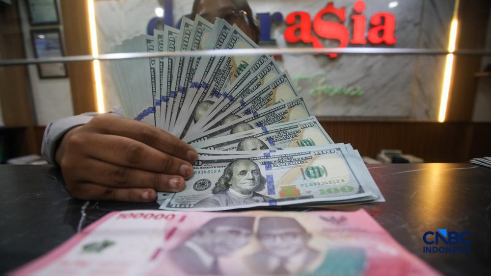 Rupiah Terancam Tembus Rp18000 Per Dolar AS