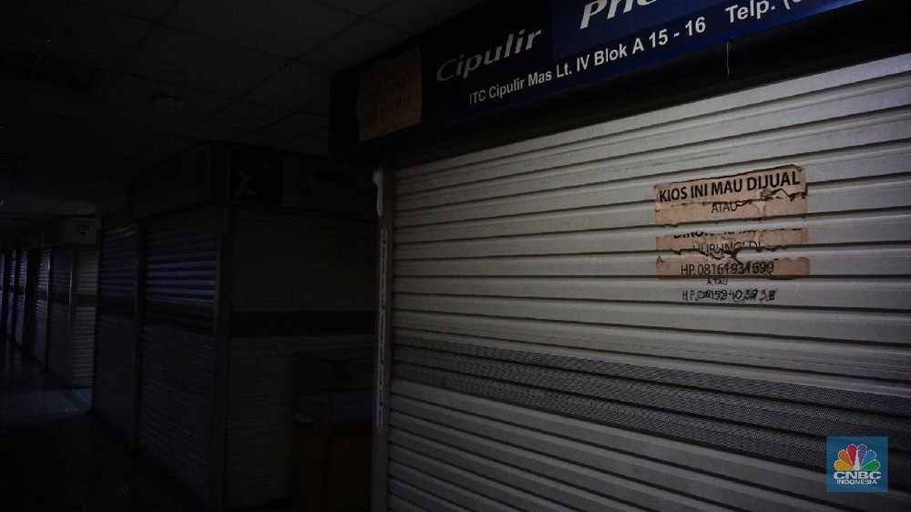 Gelombang Penutupan Bank di Indonesia
