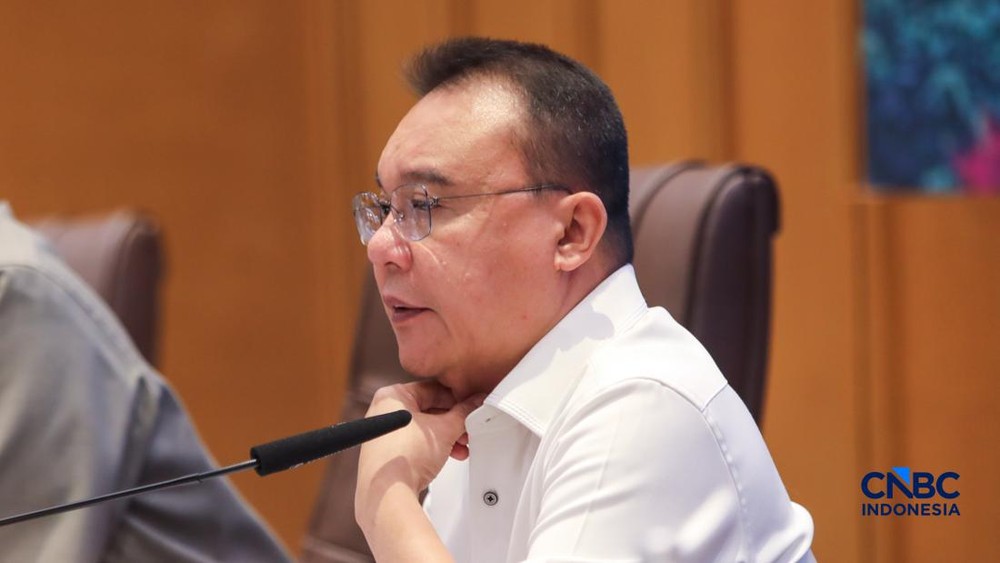 Sektor Keuangan Aman Masyarakat Tenang