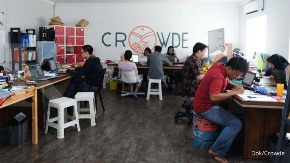 Nasib Lender Akseleran dan Crowde di Tangan OJK